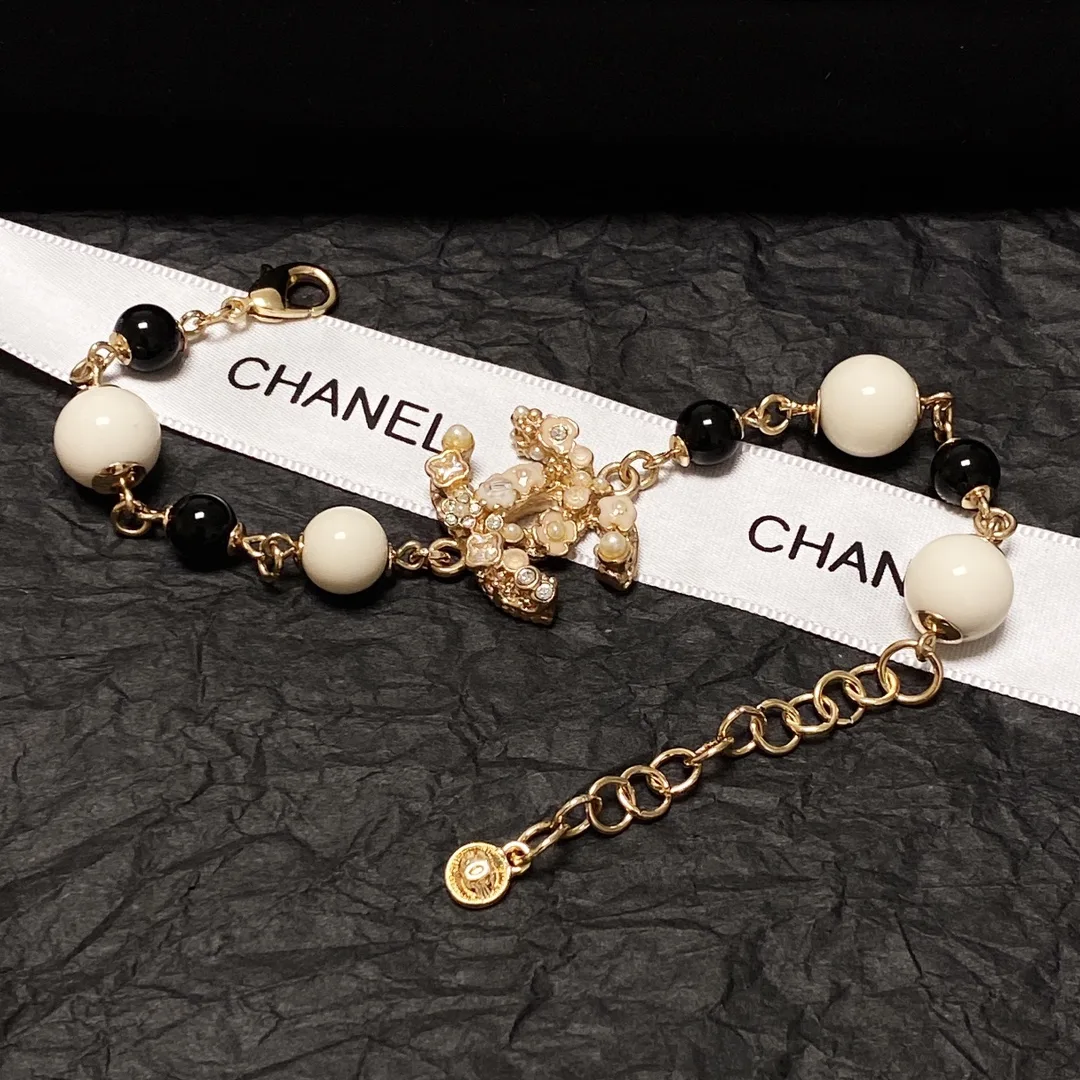 Chanel Pearl Bracelet Gold - Image 9