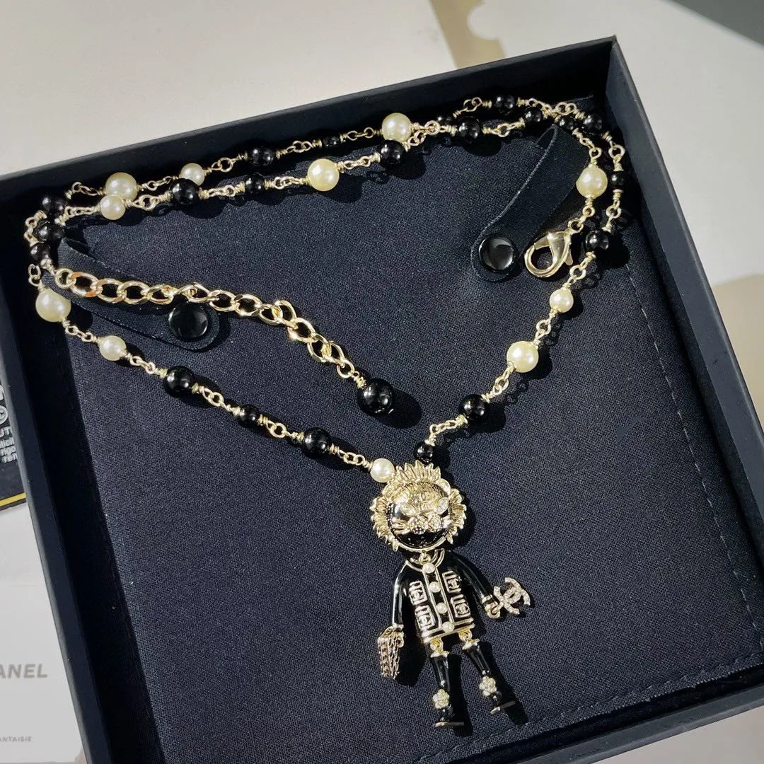 Alternative view of Pearl Necklace Gold