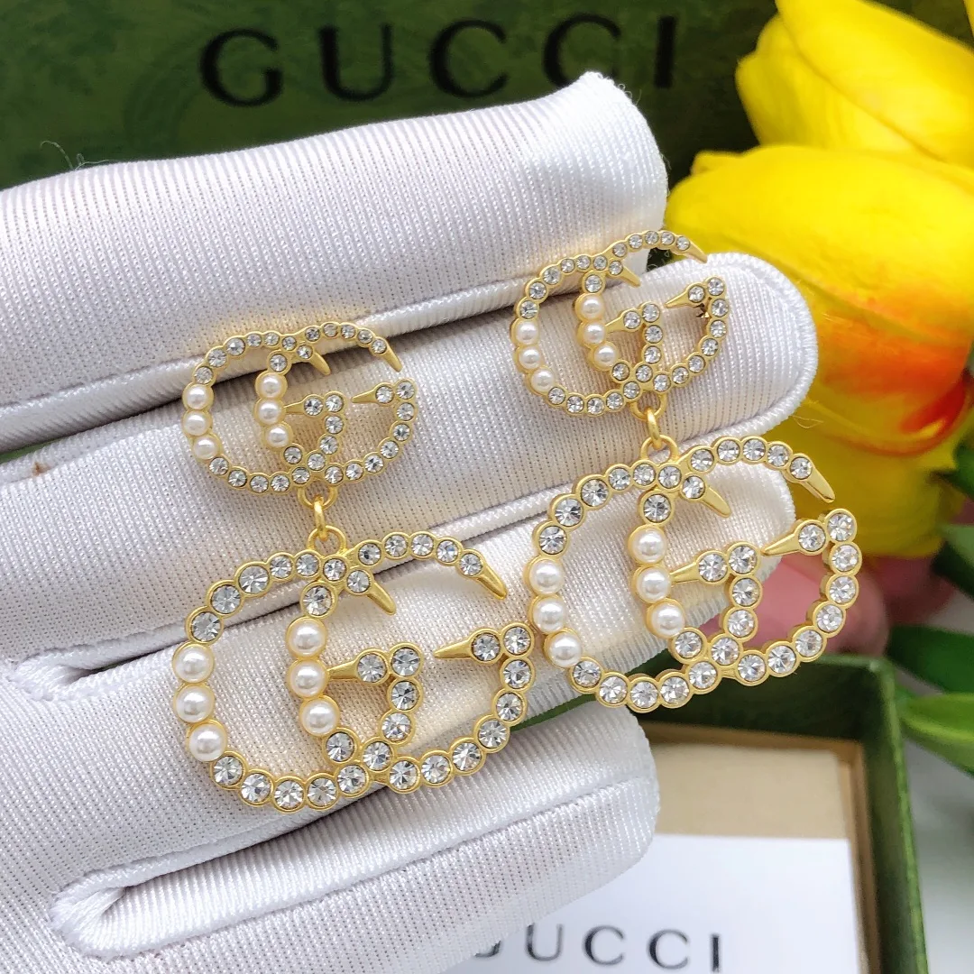 Gucci Pearl Stud Earrings Gold - Image 3