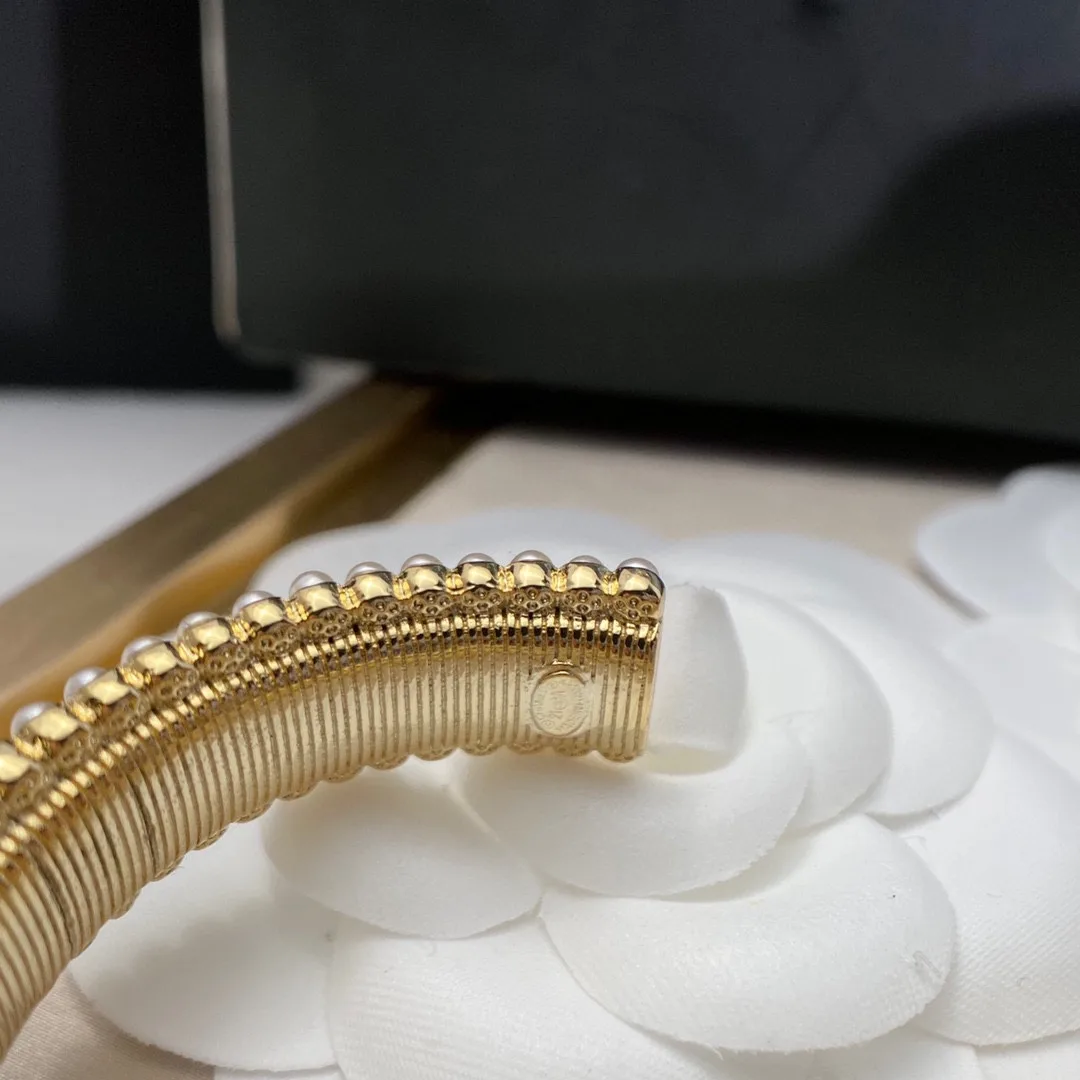 Chanel Pearls Bracelet Gold - Image 5