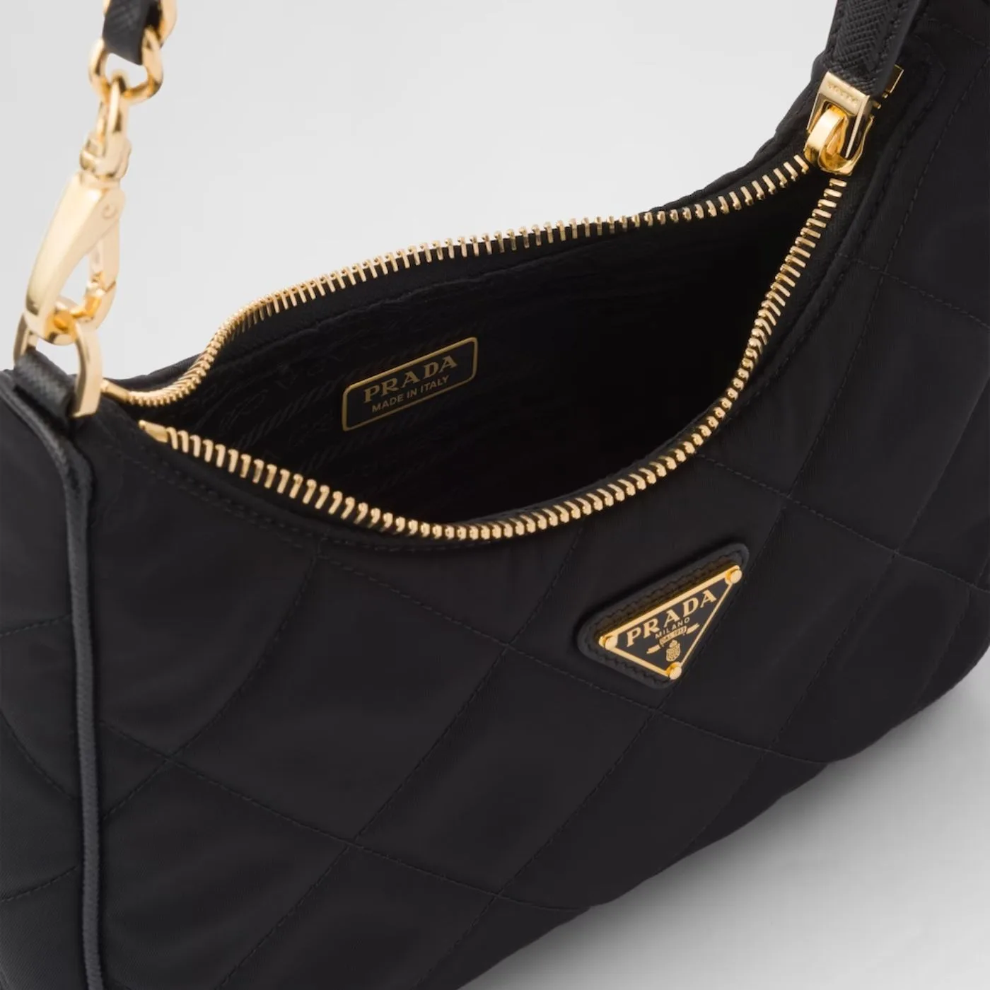 Prada Re- 1995 Chaîne Re-Nylon Mini-Bag Black 1BC204_2AOS_F0002_V_QOO- / 8.6 Inches - Image 4