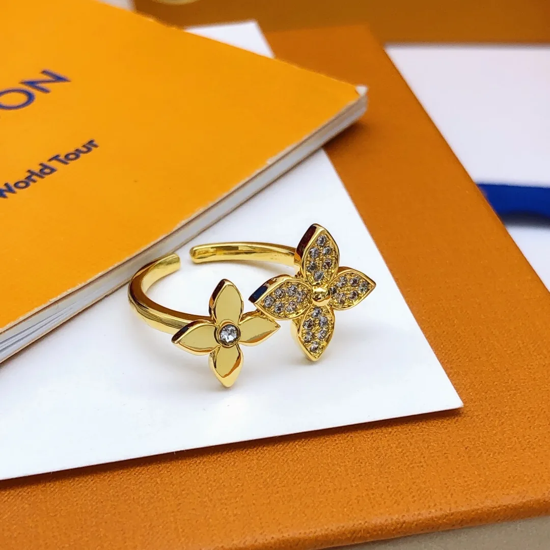 Alternative view of Louis Vuitton Presbyopia Ring Gold