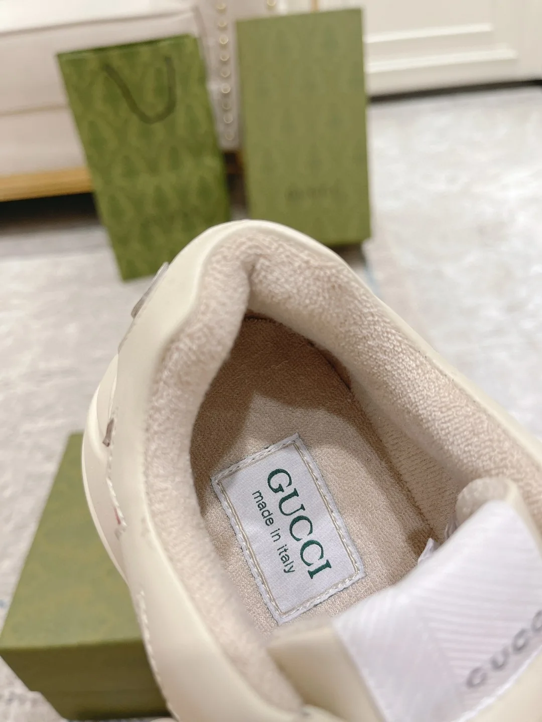 Gucci Rhyton Sneaker With Stars White - Image 8