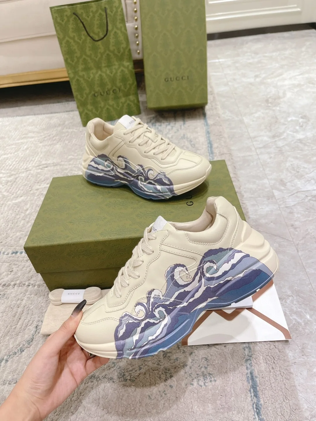 Gucci Rhyton Sneaker With Wave White - Image 6