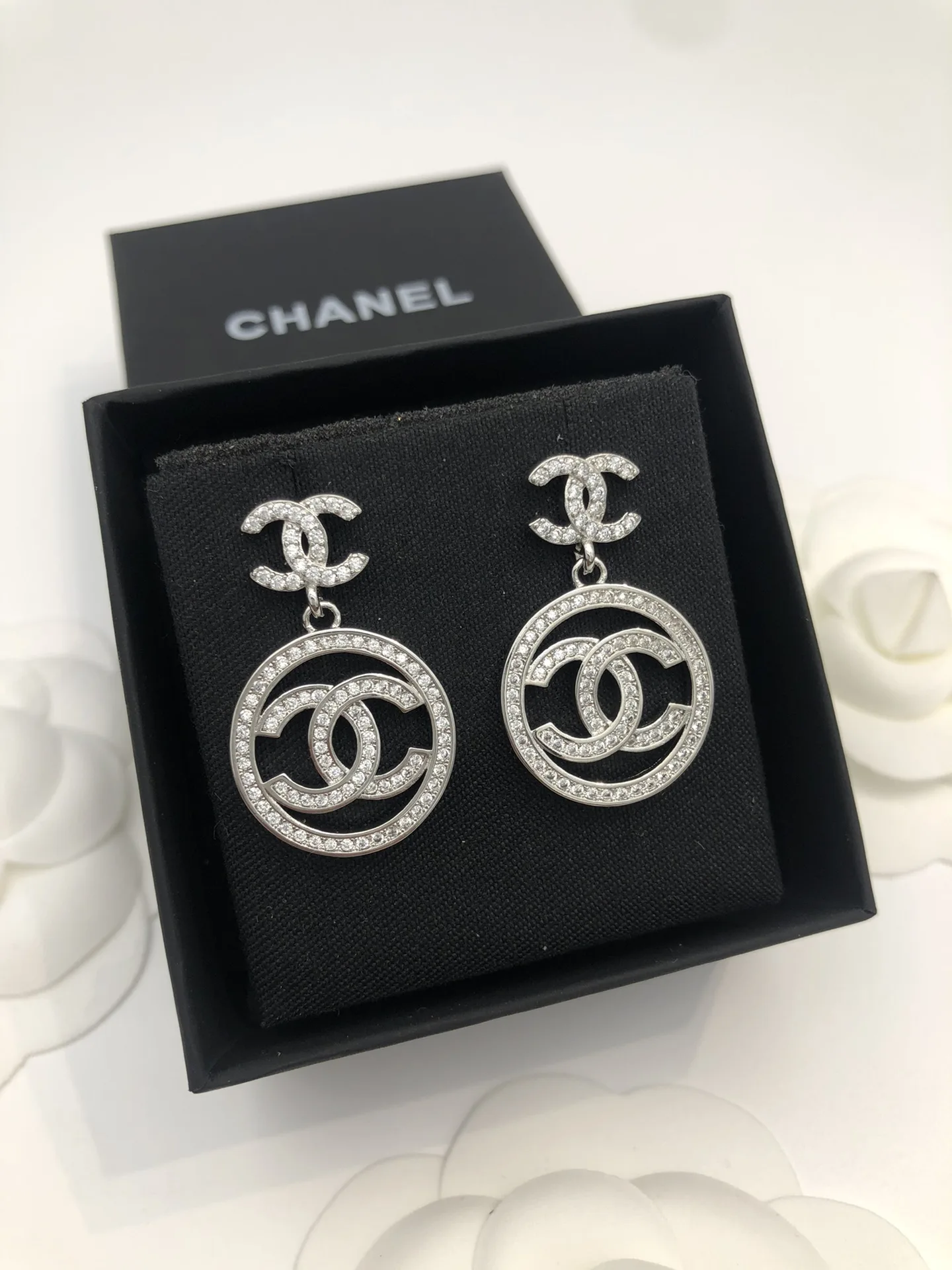Chanel Round Double C Earrings Silver - Image 4
