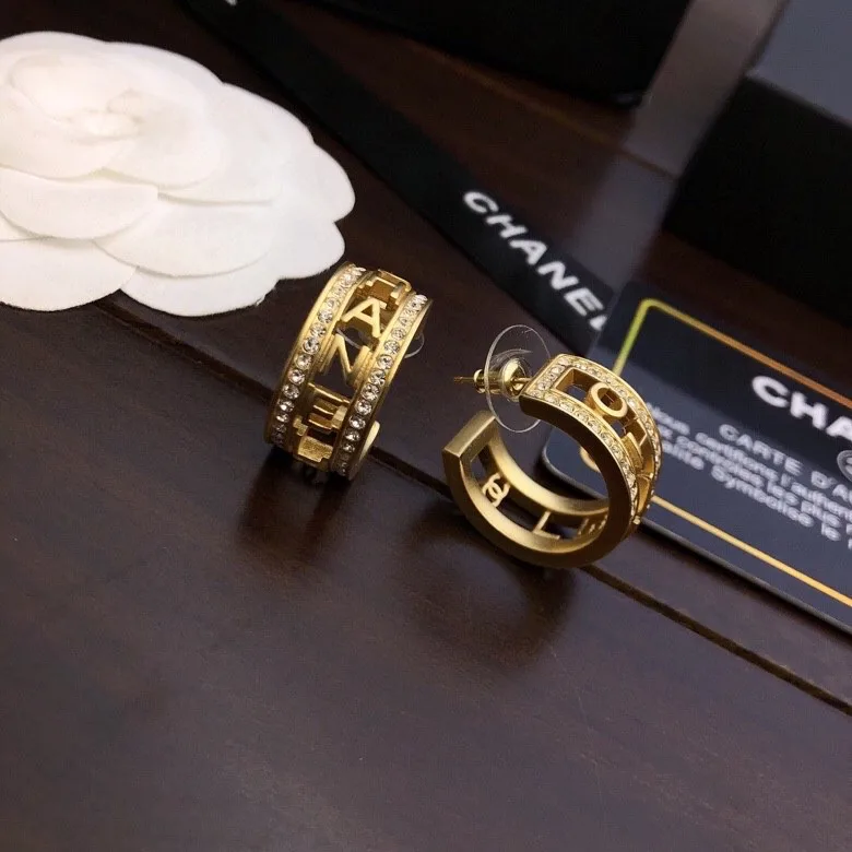 Chanel Round Earrings Gold - Image 3