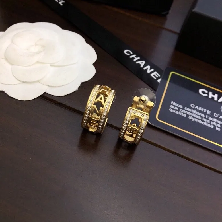 Alternative view of Chanel Round Earrings Gold