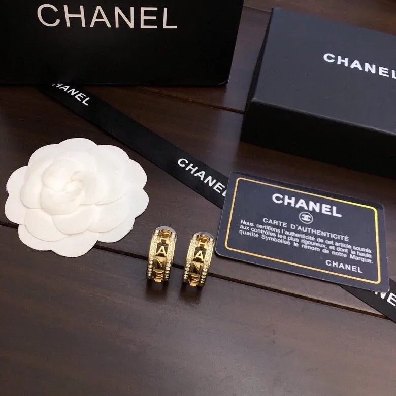 Chanel Round Earrings Gold - Image 5