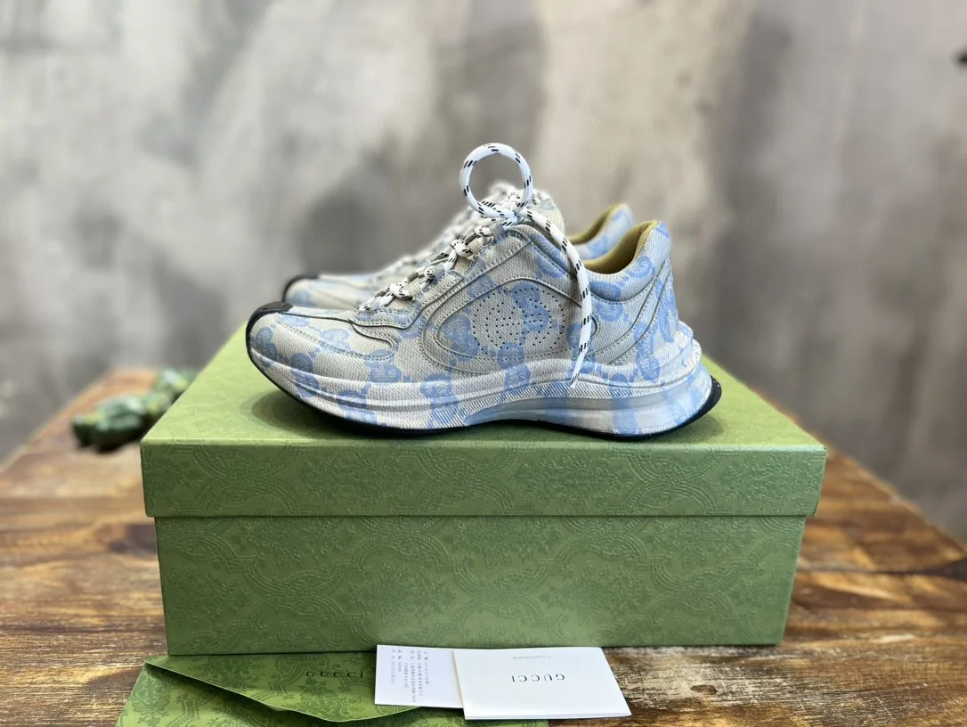 Alternative view of Gucci Run Sneaker Grey