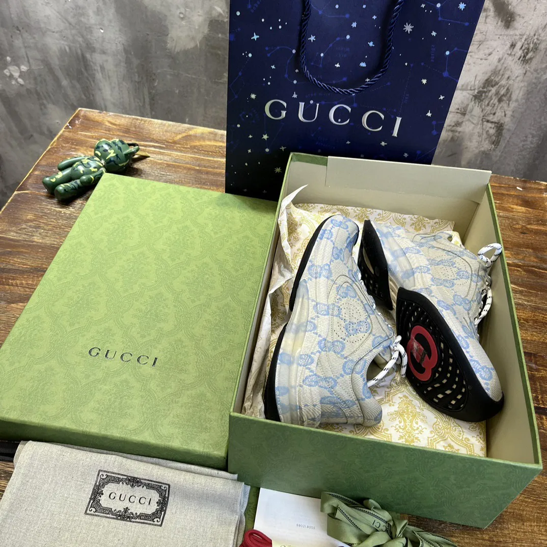 Gucci Run Sneaker Grey - Image 3