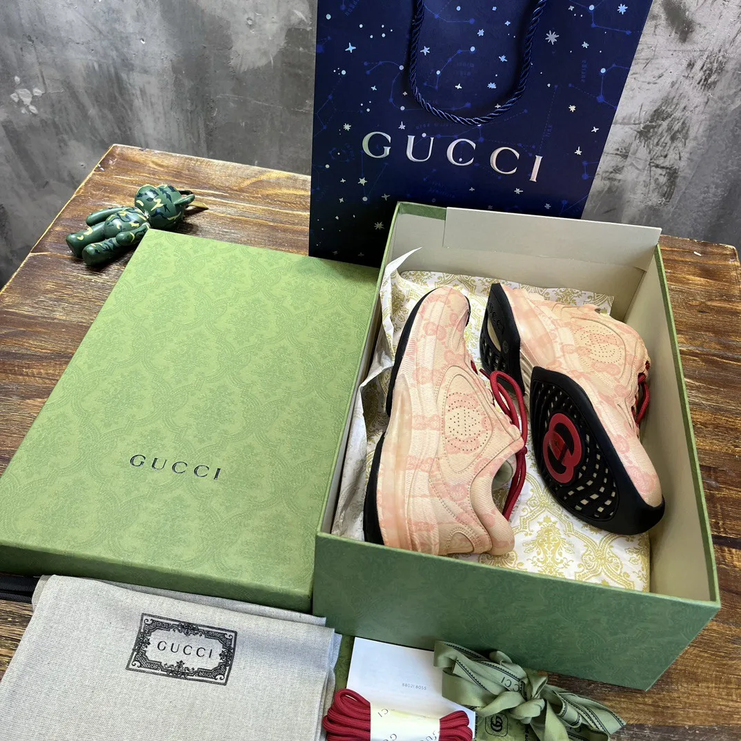 Gucci Run Sneaker Beige - Image 3