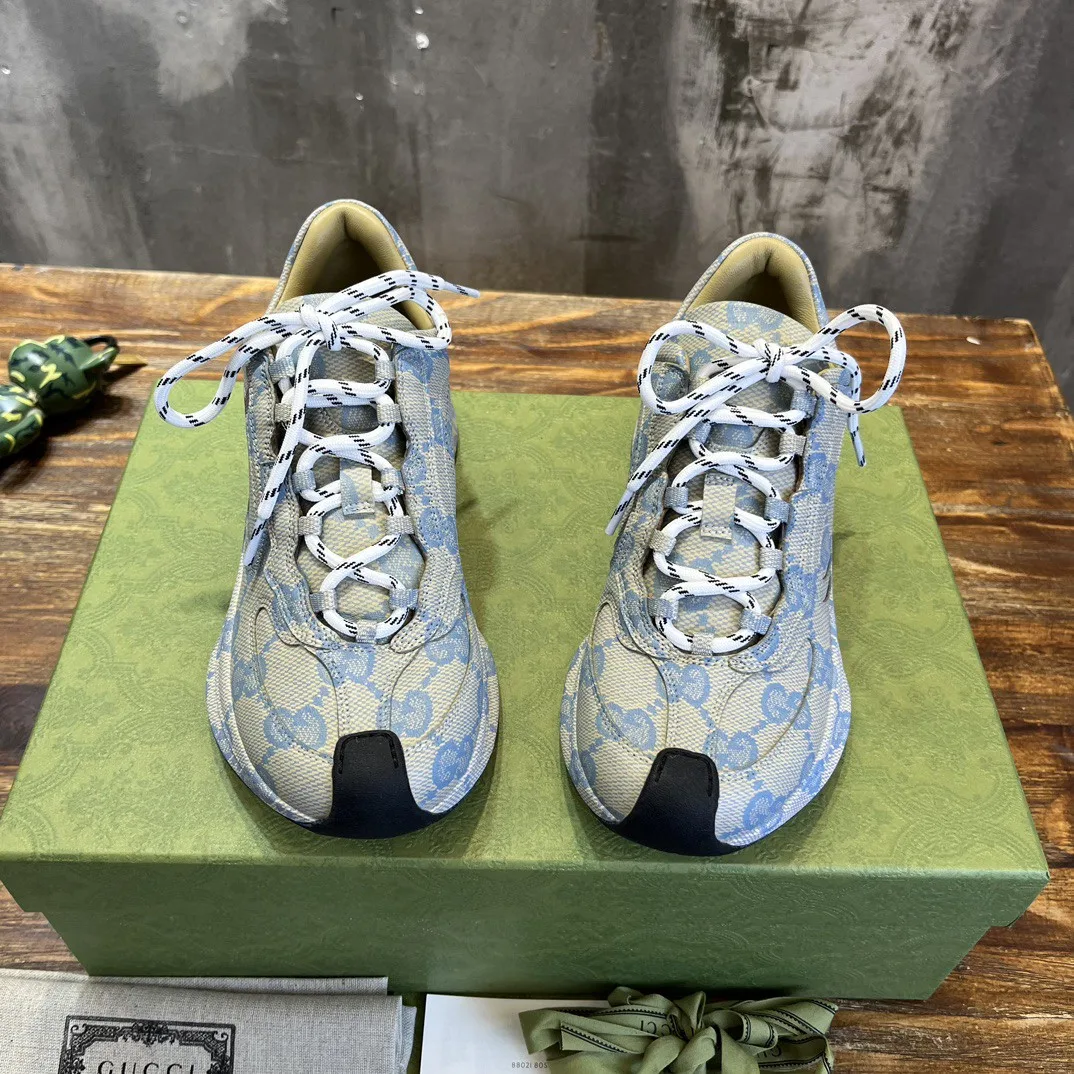 Gucci Run Sneaker Grey - Image 4