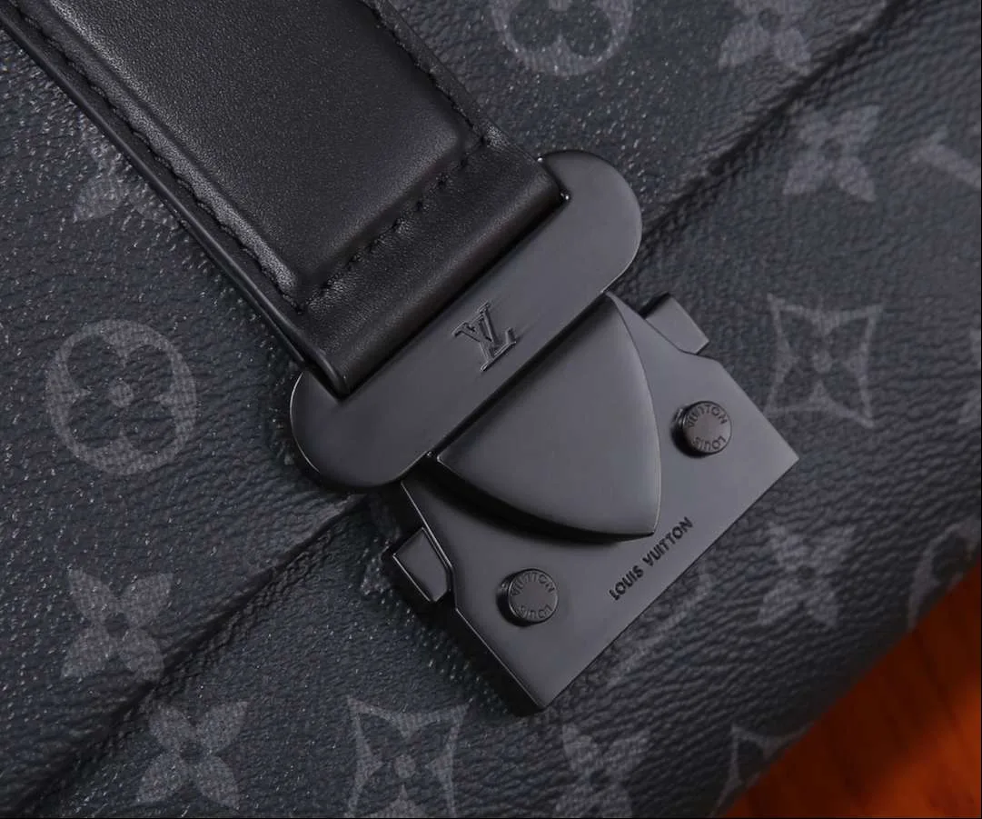 Louis Vuitton S-Cape Messenger Black / - Image 3