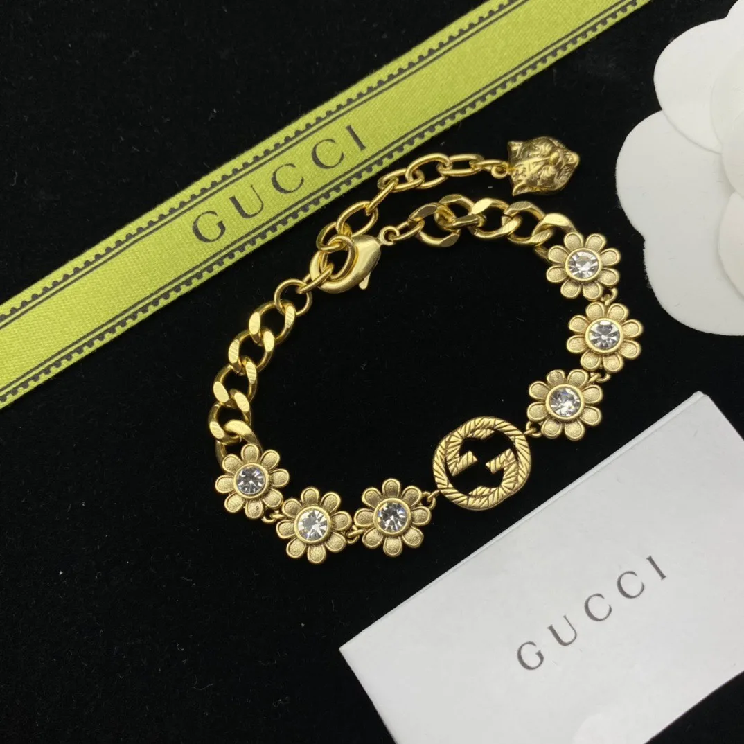 Gucci Seiko Bracelet Gold - Image 4
