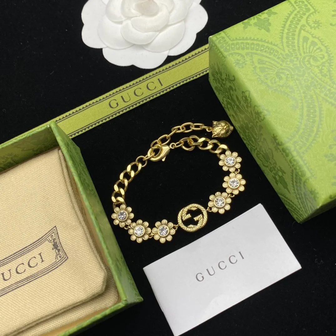 Gucci Seiko Bracelet Gold - Image 5