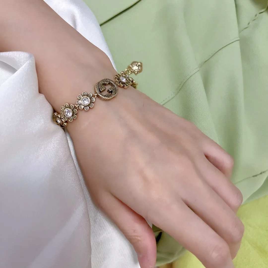 Gucci Seiko Bracelet Gold - Image 6