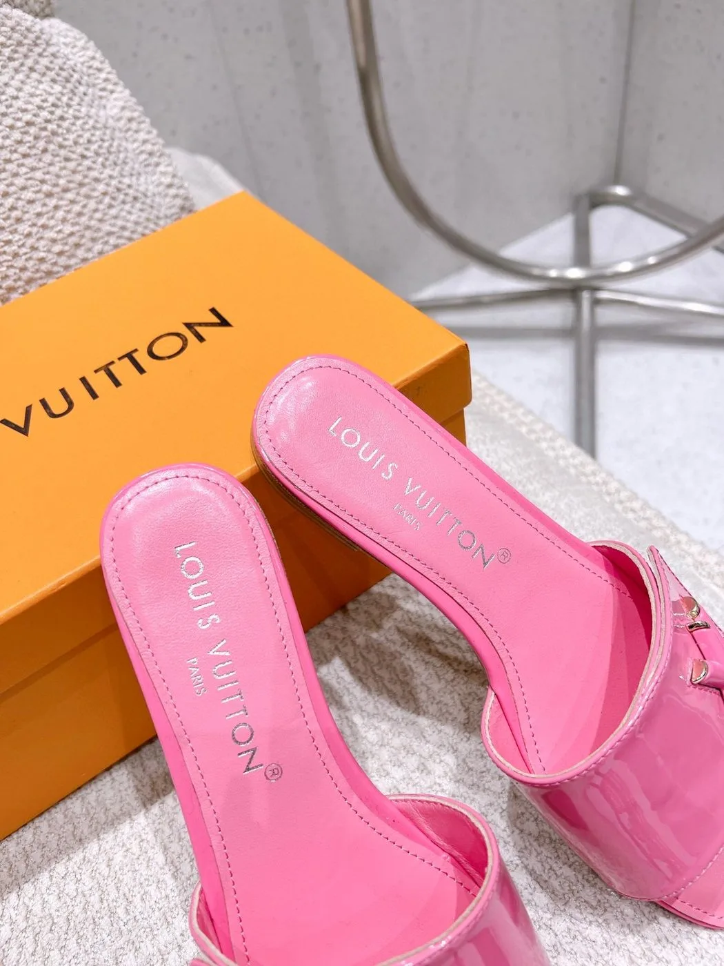 Alternative view of Louis Vuitton Shake Flat Mule Pink