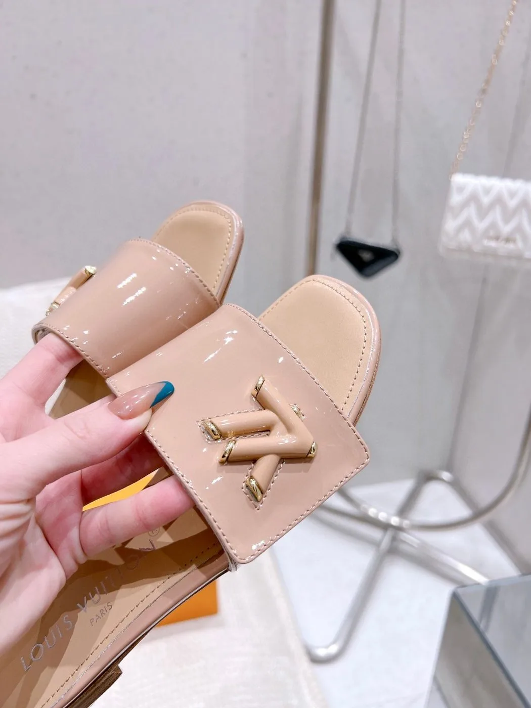 Louis Vuitton Shake Flat Mule Beige - Image 2