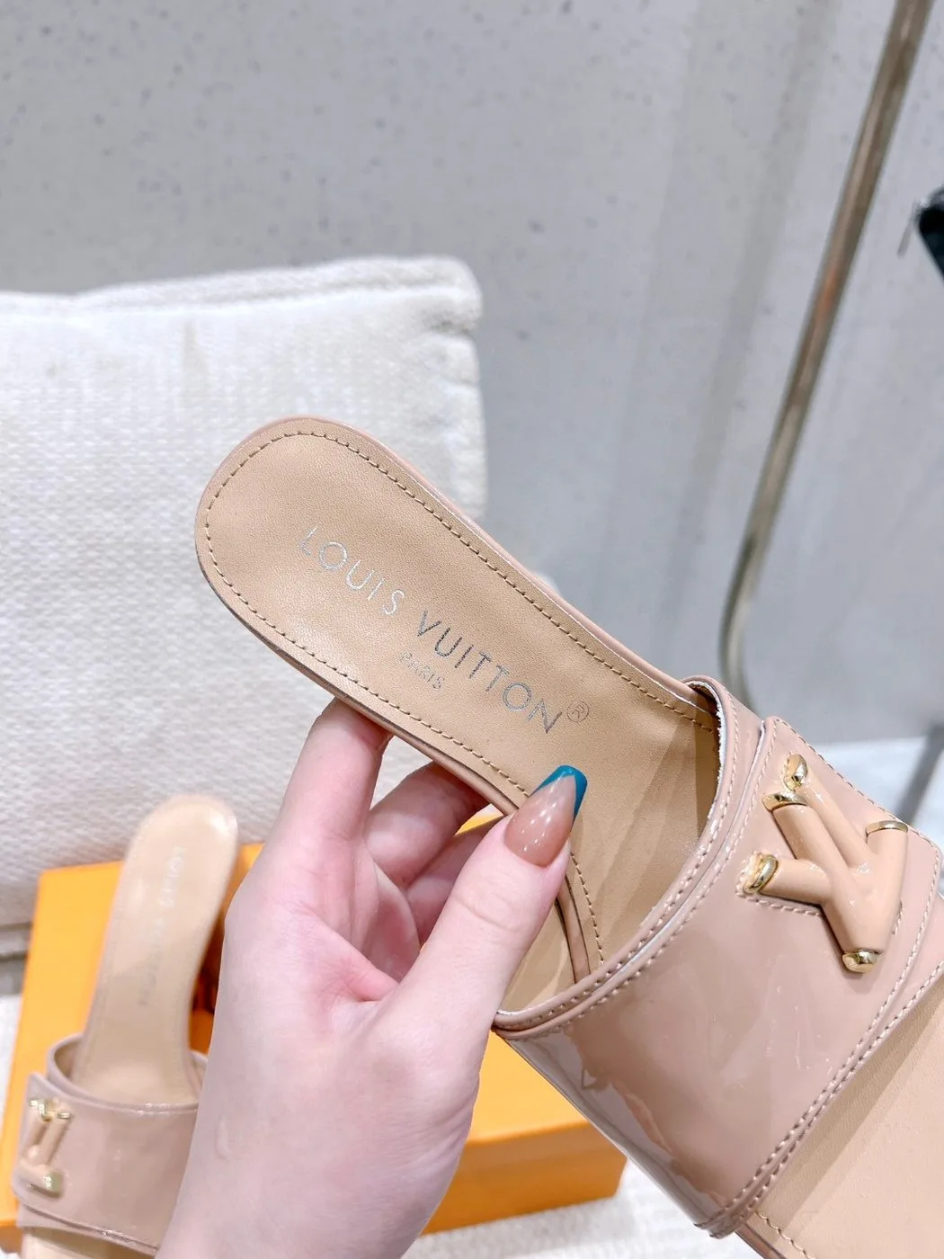 Alternative view of Louis Vuitton Shake Mule Beige