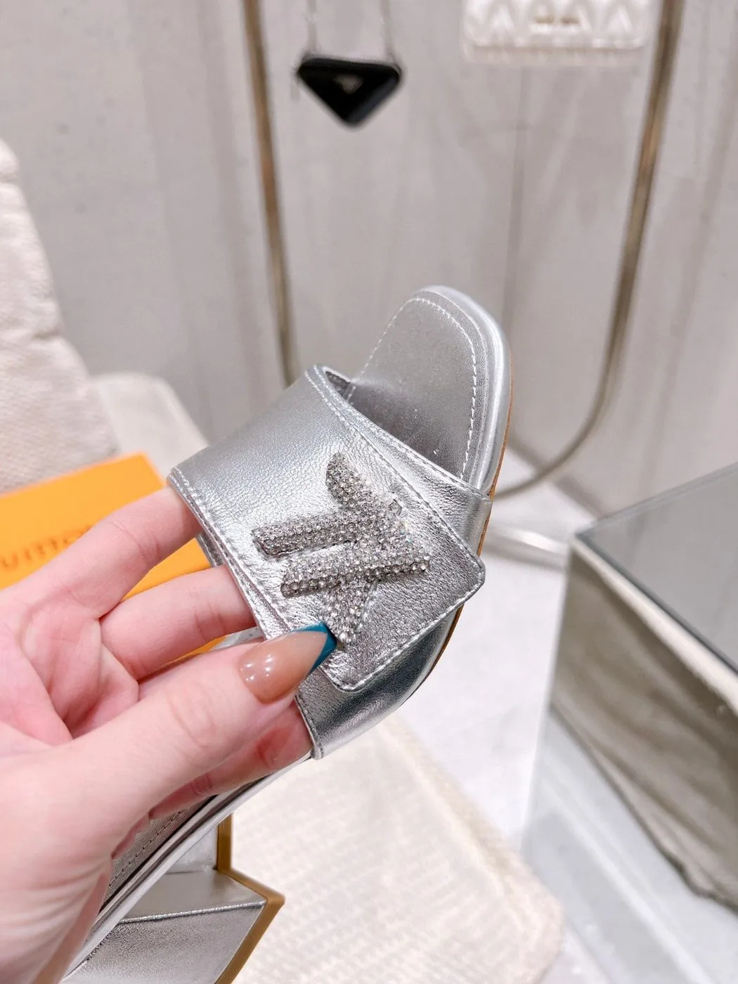 Alternative view of Louis Vuitton Shake Mule Silver 1AB2P1