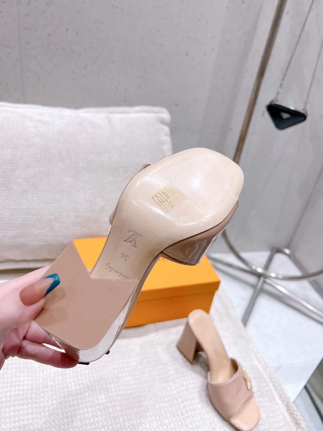 Louis Vuitton Shake Mule Beige - Image 4