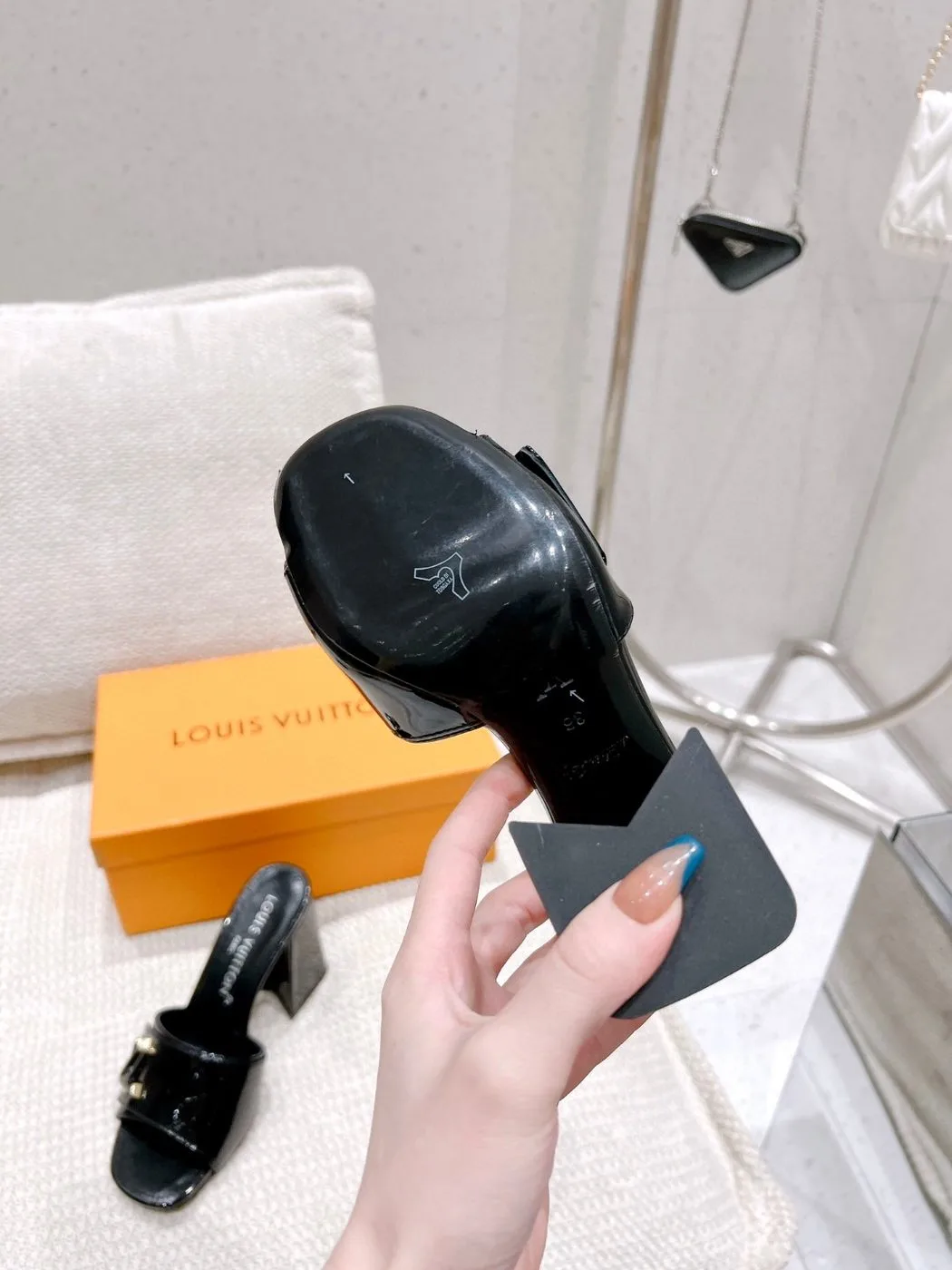 Louis Vuitton Shake Mule Black - Image 4
