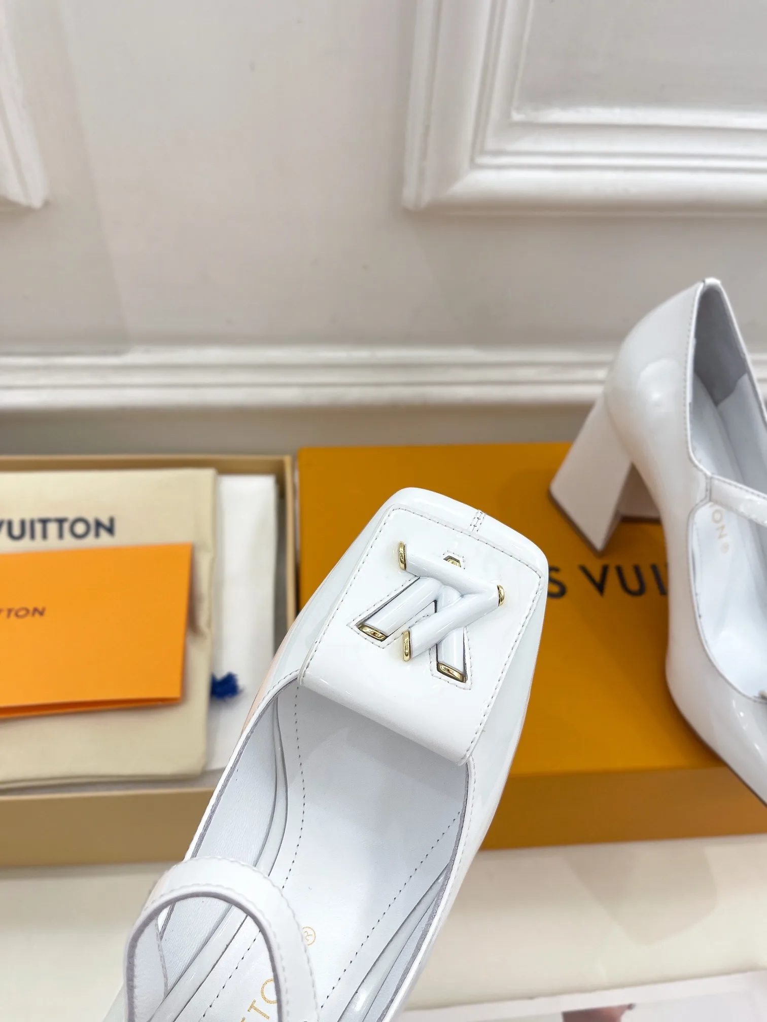Louis Vuitton Shake Pump White / 2.2-inch - Image 6