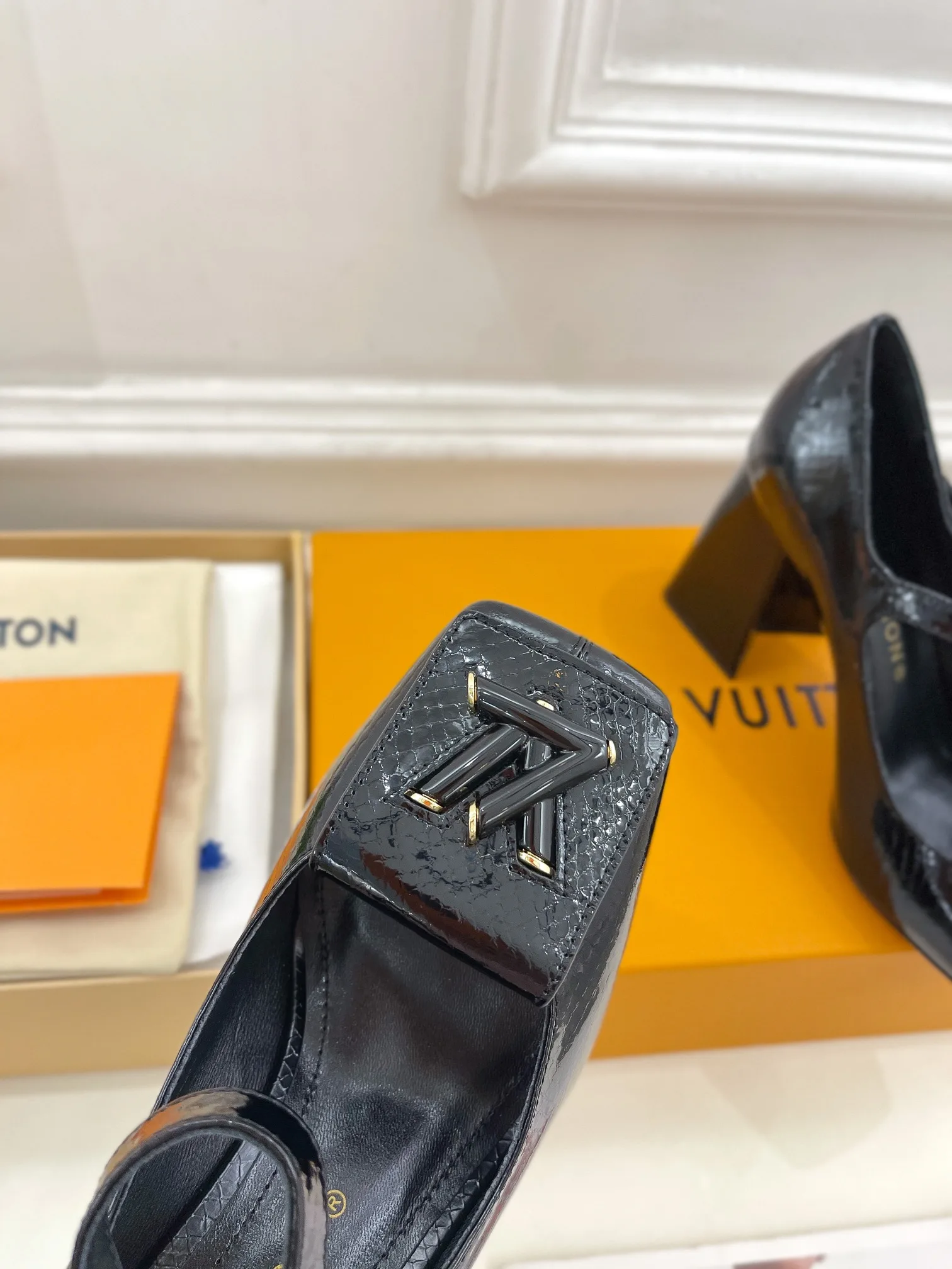 Louis Vuitton Pump Black / 1AACFK - Image 3