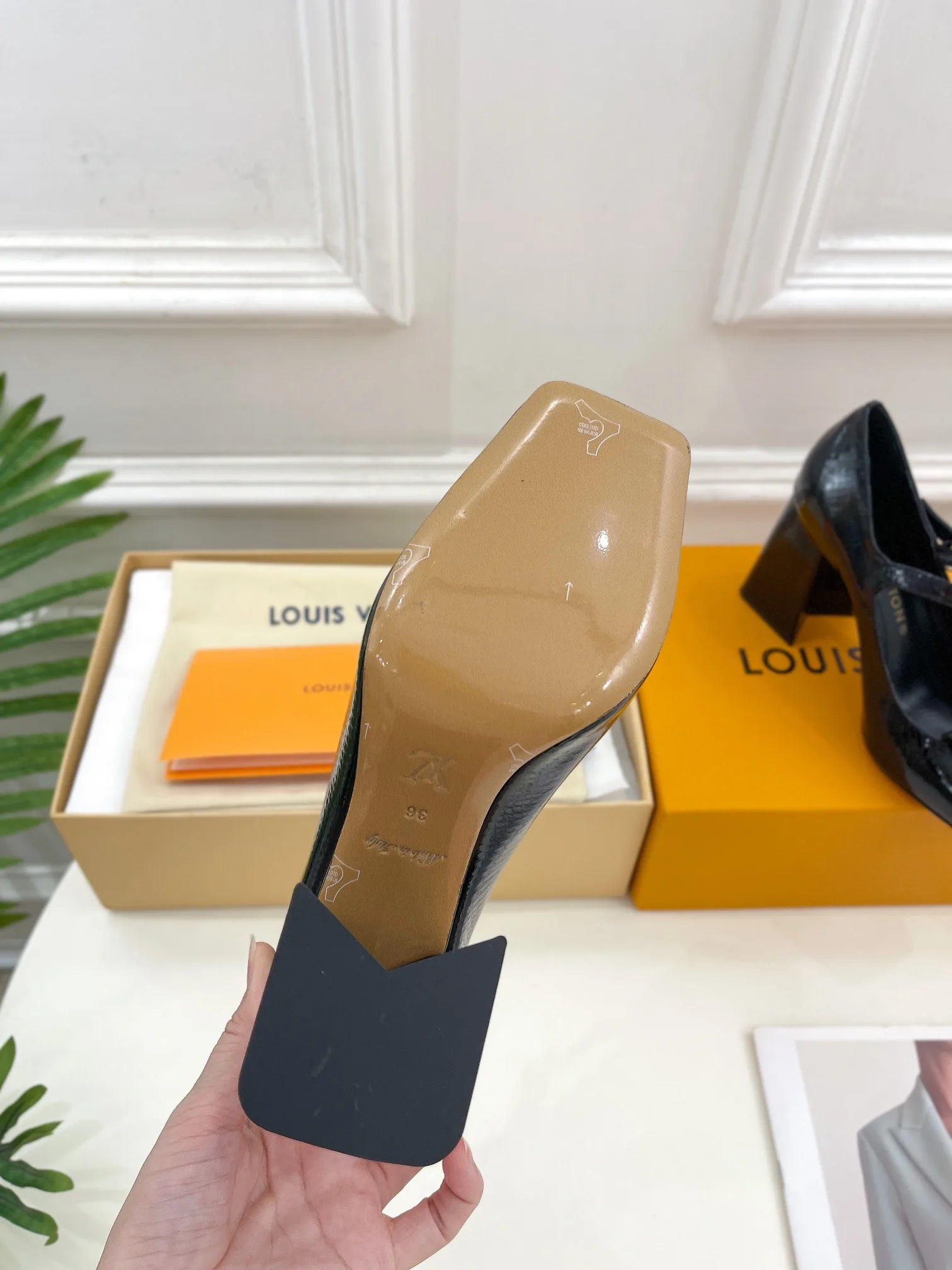 Louis Vuitton Pump Black / 1AACFK - Image 8