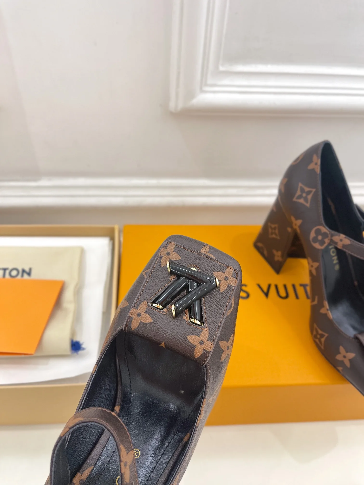 Louis Vuitton Pump Brown 9.5/ - Image 3