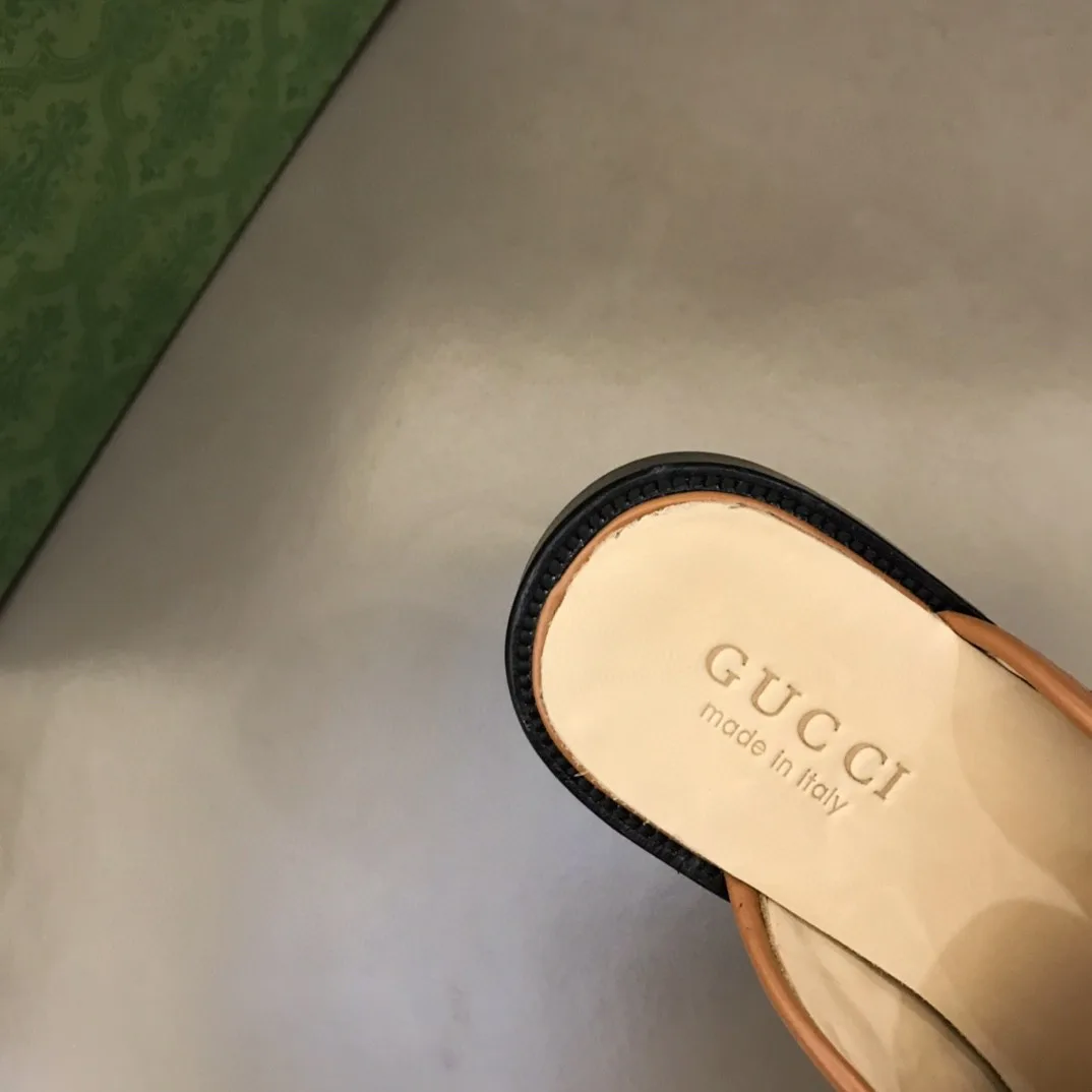Gucci Slipper With Interlocking G Green - Image 9