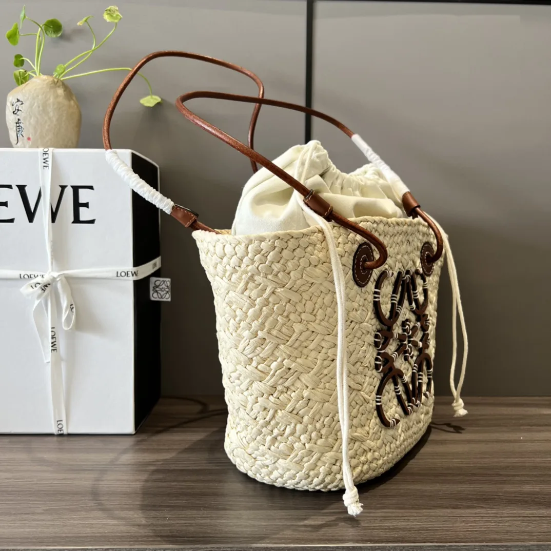 Small Anagram Basket Bag Beige/Brown / A223P65X01 - Image 7