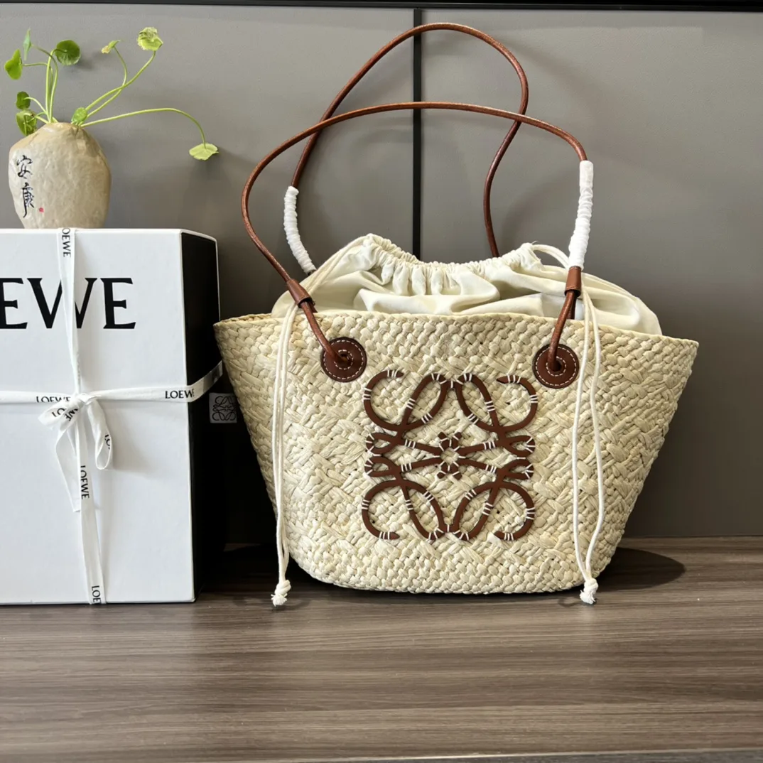 Small Anagram Basket Bag Beige/Brown / A223P65X01 - Image 8