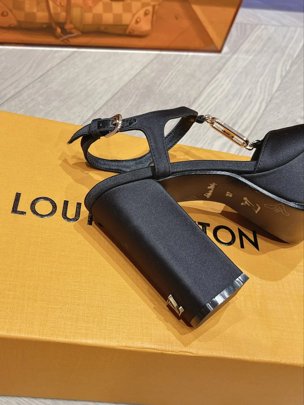 Louis Vuitton Sparkle Sandal Black - Image 8