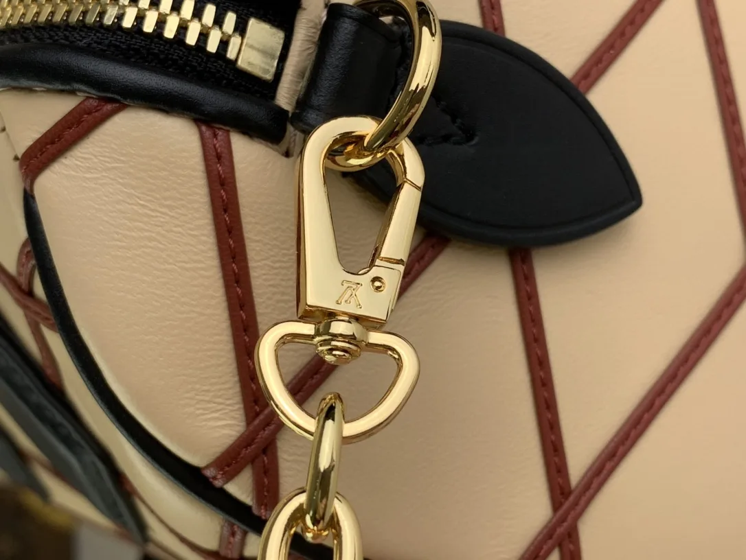 Louis Vuitton Speedy Bandouliere 20 Top Handle Bag / Beige/ Red Gold Hardware - Image 9
