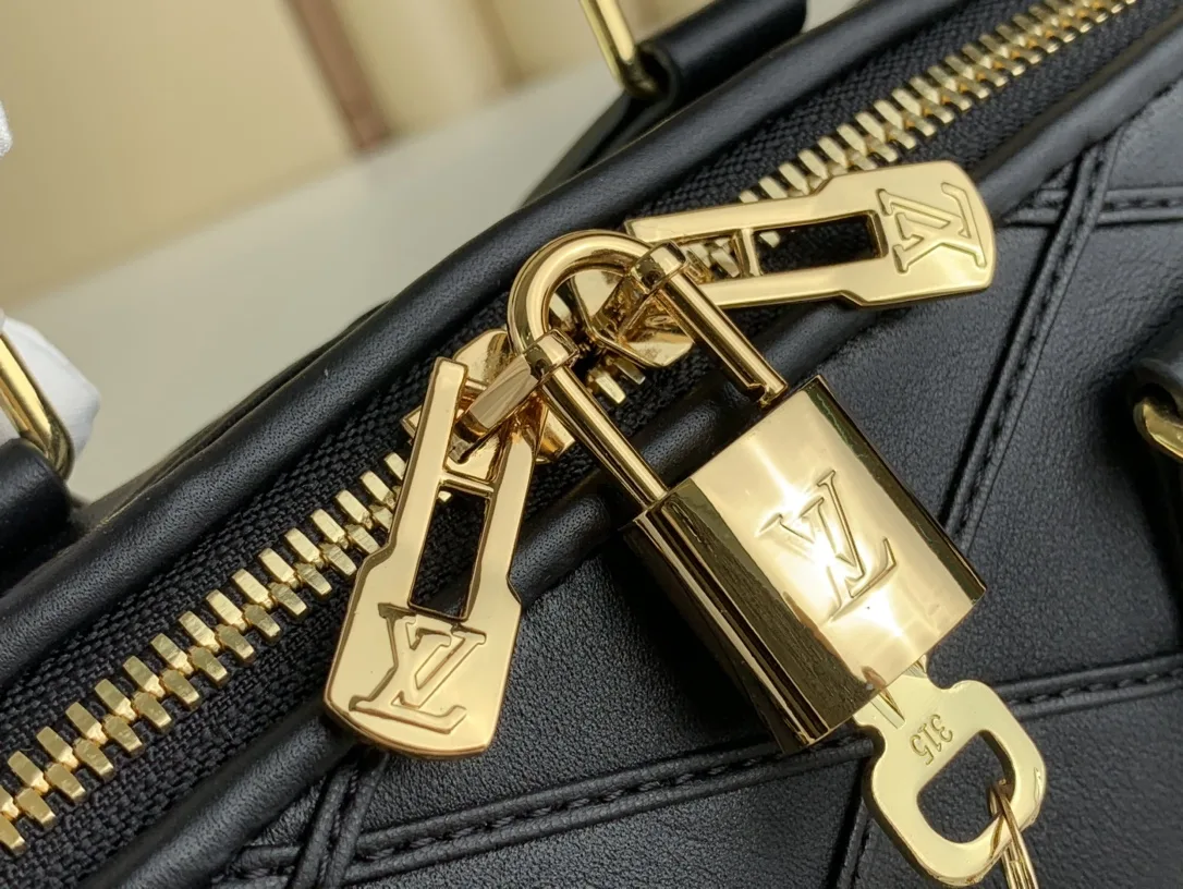Louis Vuitton Speedy Bandouliere 25 Top Handle Bag / Black Gold Hardware - Image 8