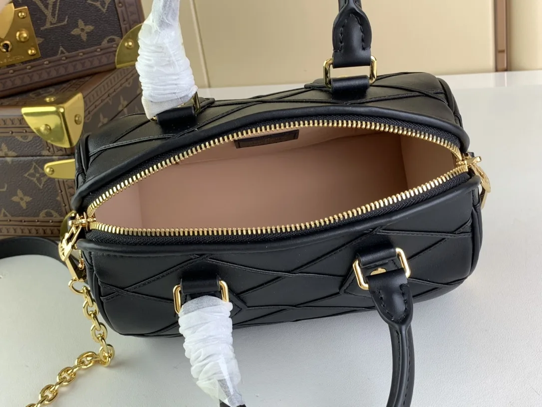 Louis Vuitton Speedy Bandouliere 25 Top Handle Bag / Black Gold Hardware - Image 9