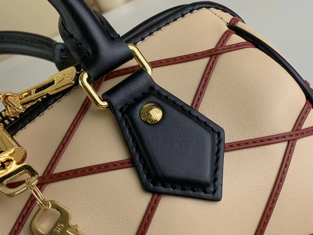 Louis Vuitton Speedy Bandouliere 20 Top Handle Bag / Beige/ Red Gold Hardware - Image 7