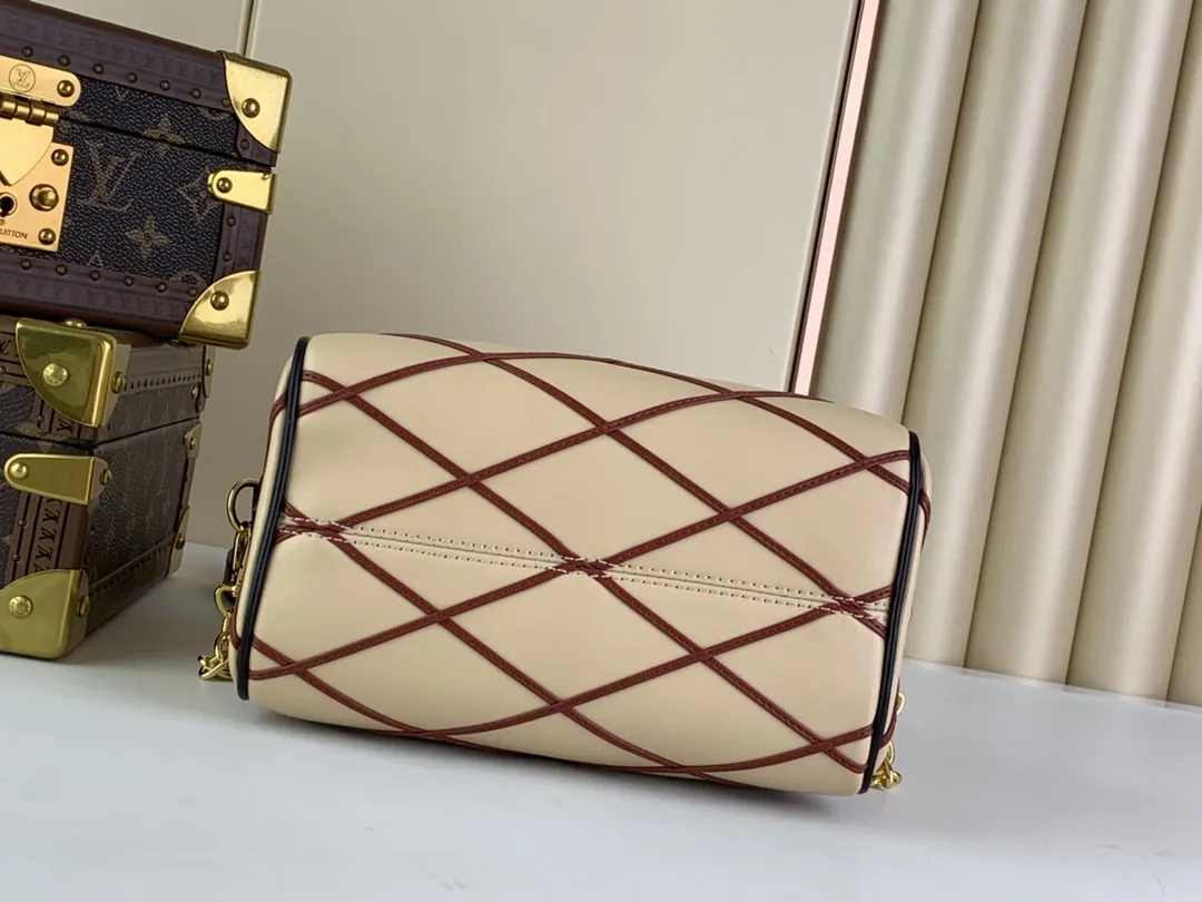 Louis Vuitton Speedy Bandouliere 20 Top Handle Bag / Beige/ Red Gold Hardware - Image 6