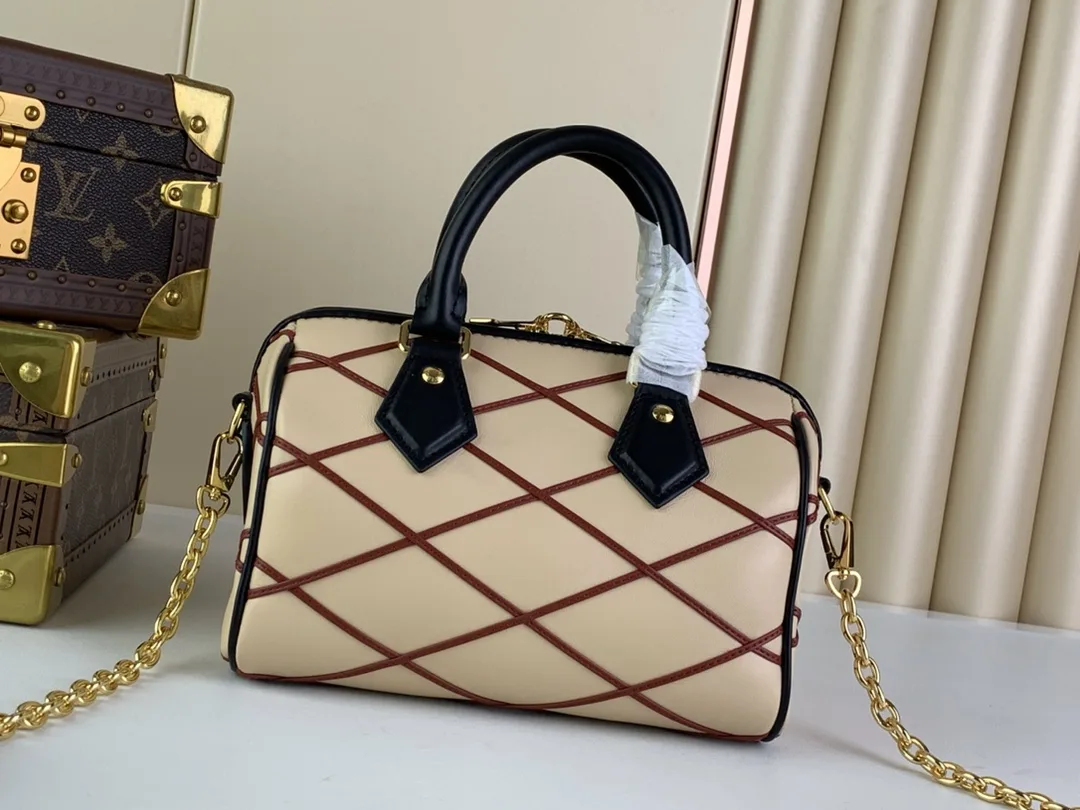 Louis Vuitton Speedy Bandouliere 20 Top Handle Bag / Beige/ Red Gold Hardware - Image 4