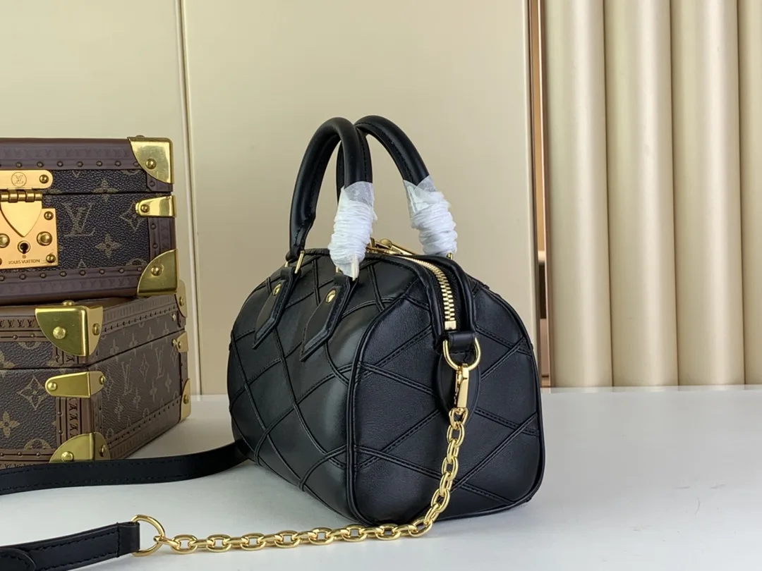 Louis Vuitton Speedy Bandouliere 25 Top Handle Bag / Black Gold Hardware - Image 5