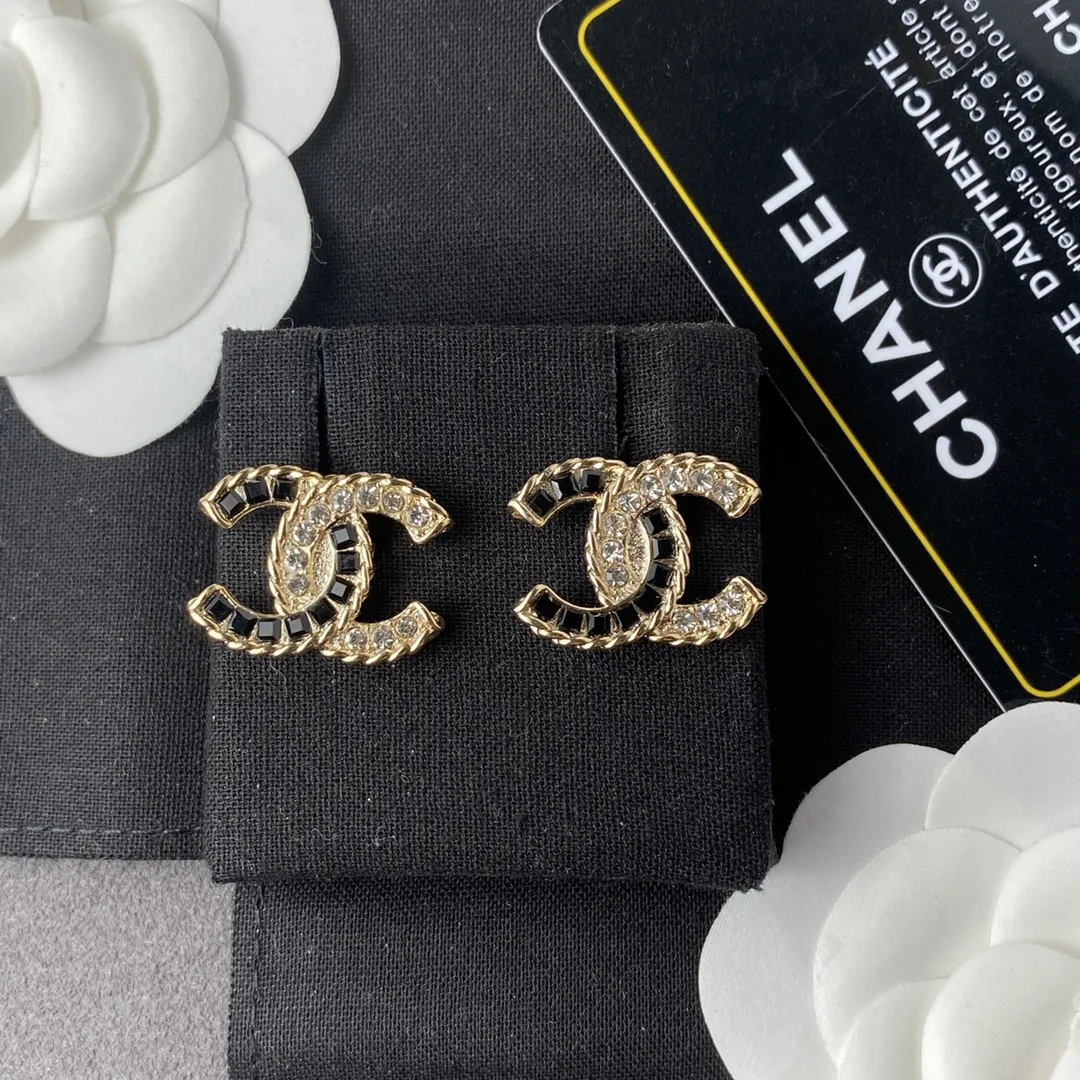 Chanel Spring Earrings Gold - Image 4