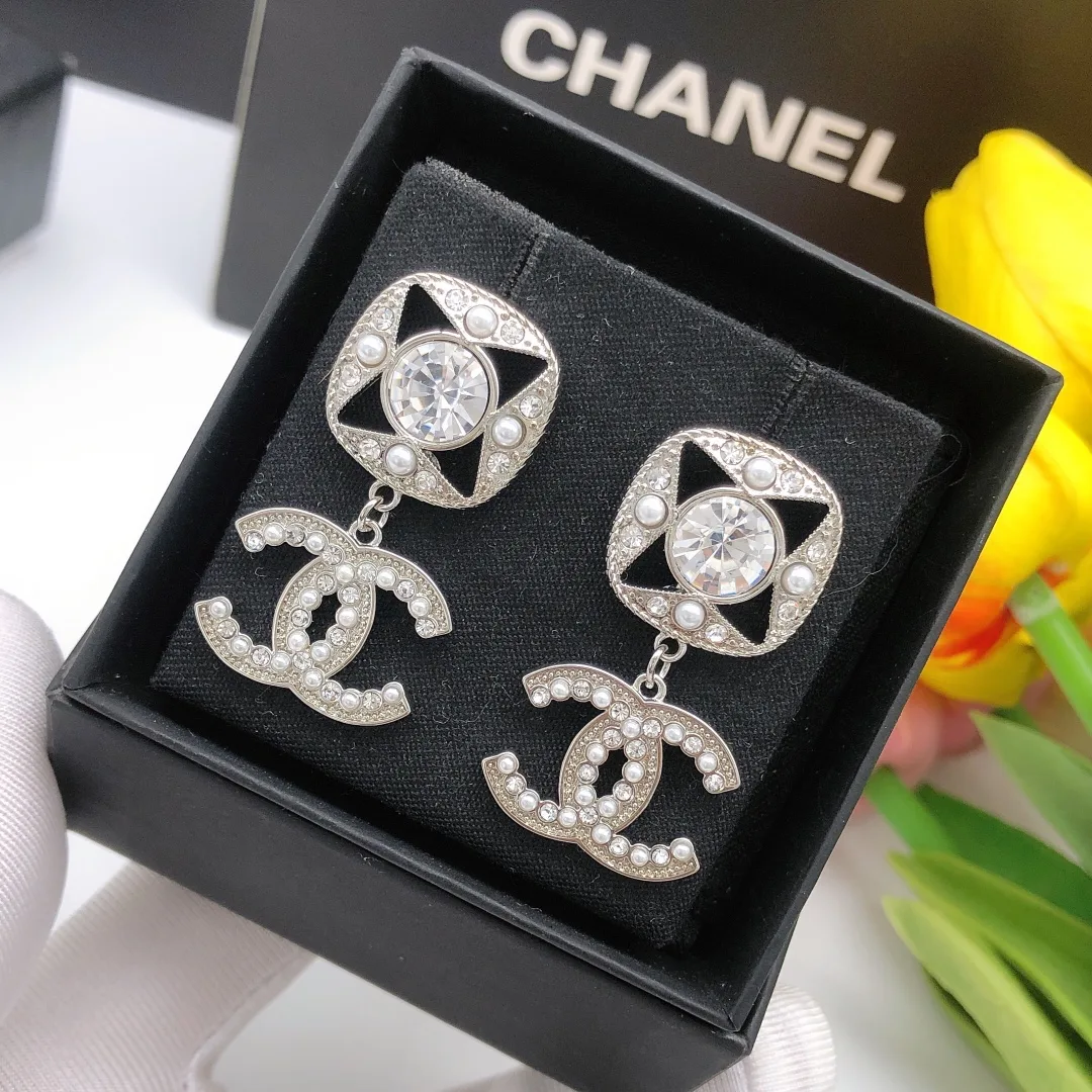 Square Double C Stud Earrings White - Image 3
