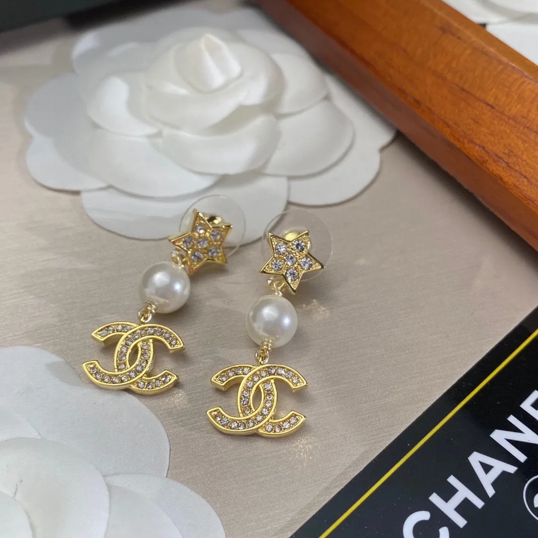 Alternative view of Chanel Star Earrings Gold