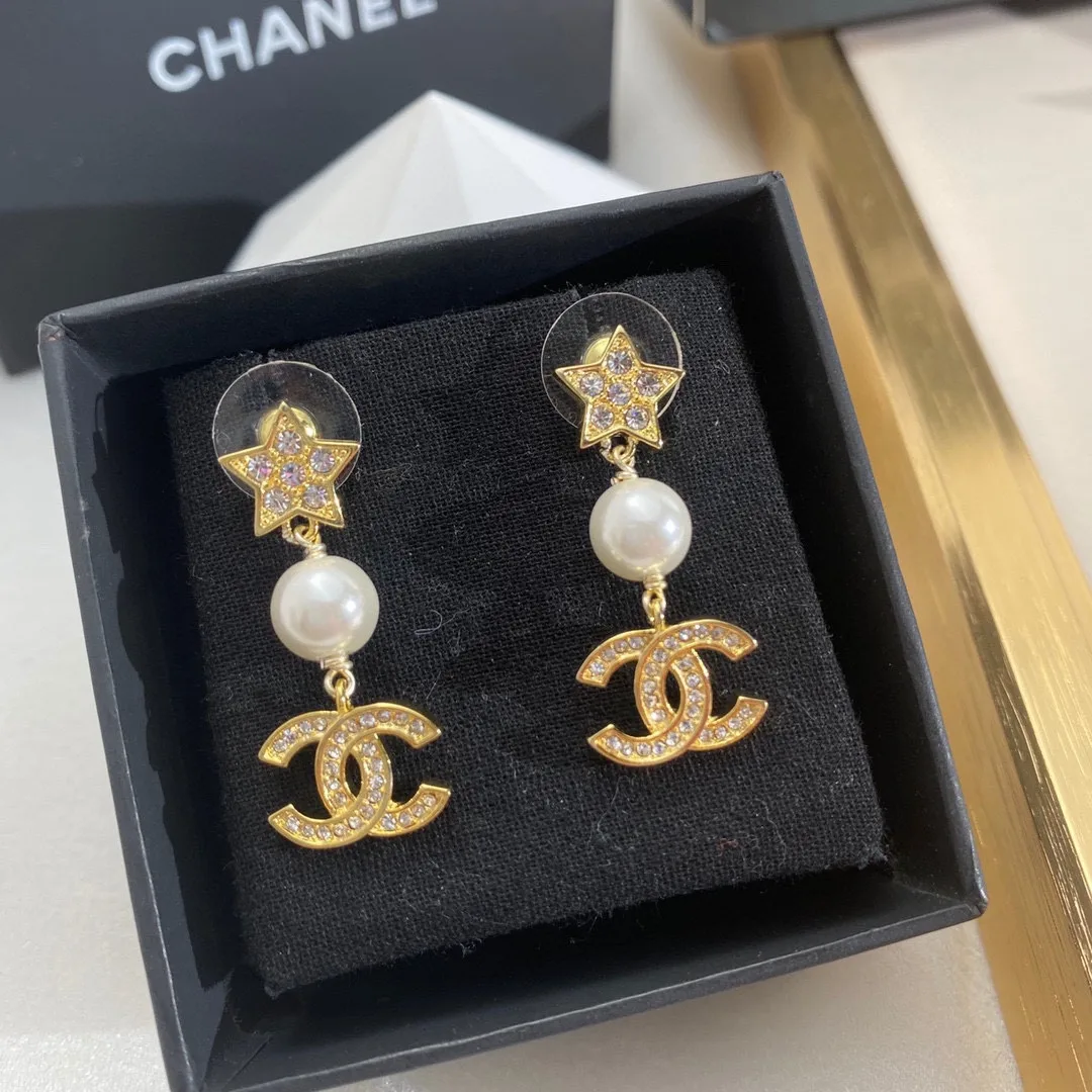 Chanel Star Earrings Gold - Image 7