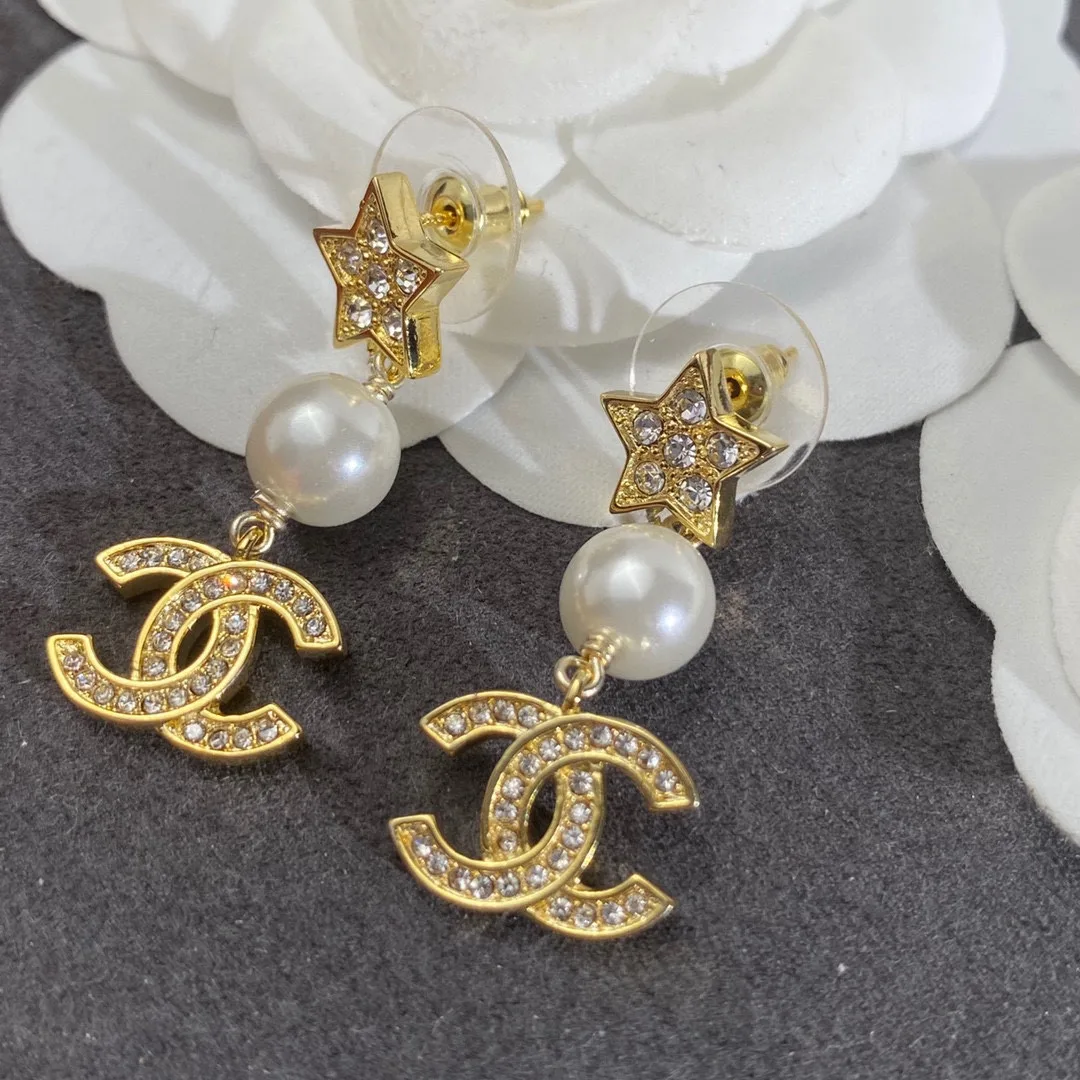 Chanel Star Earrings Gold - Image 8
