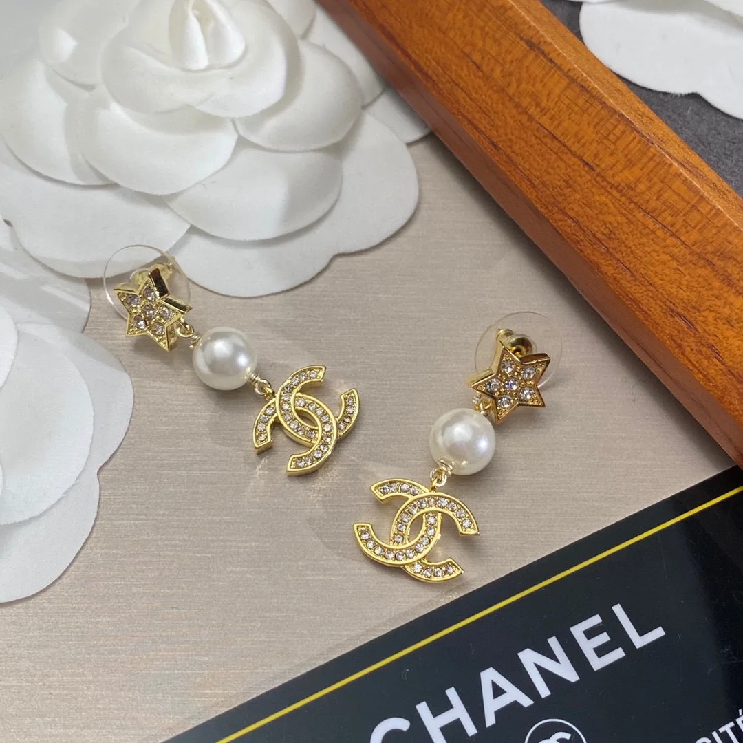 Chanel Star Earrings Gold - Image 9