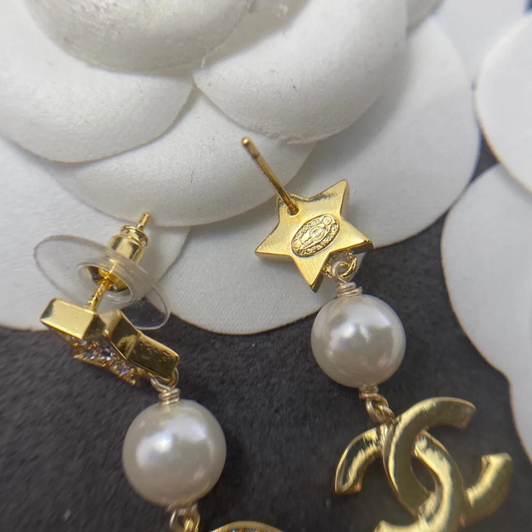 Chanel Star Earrings Gold - Image 10