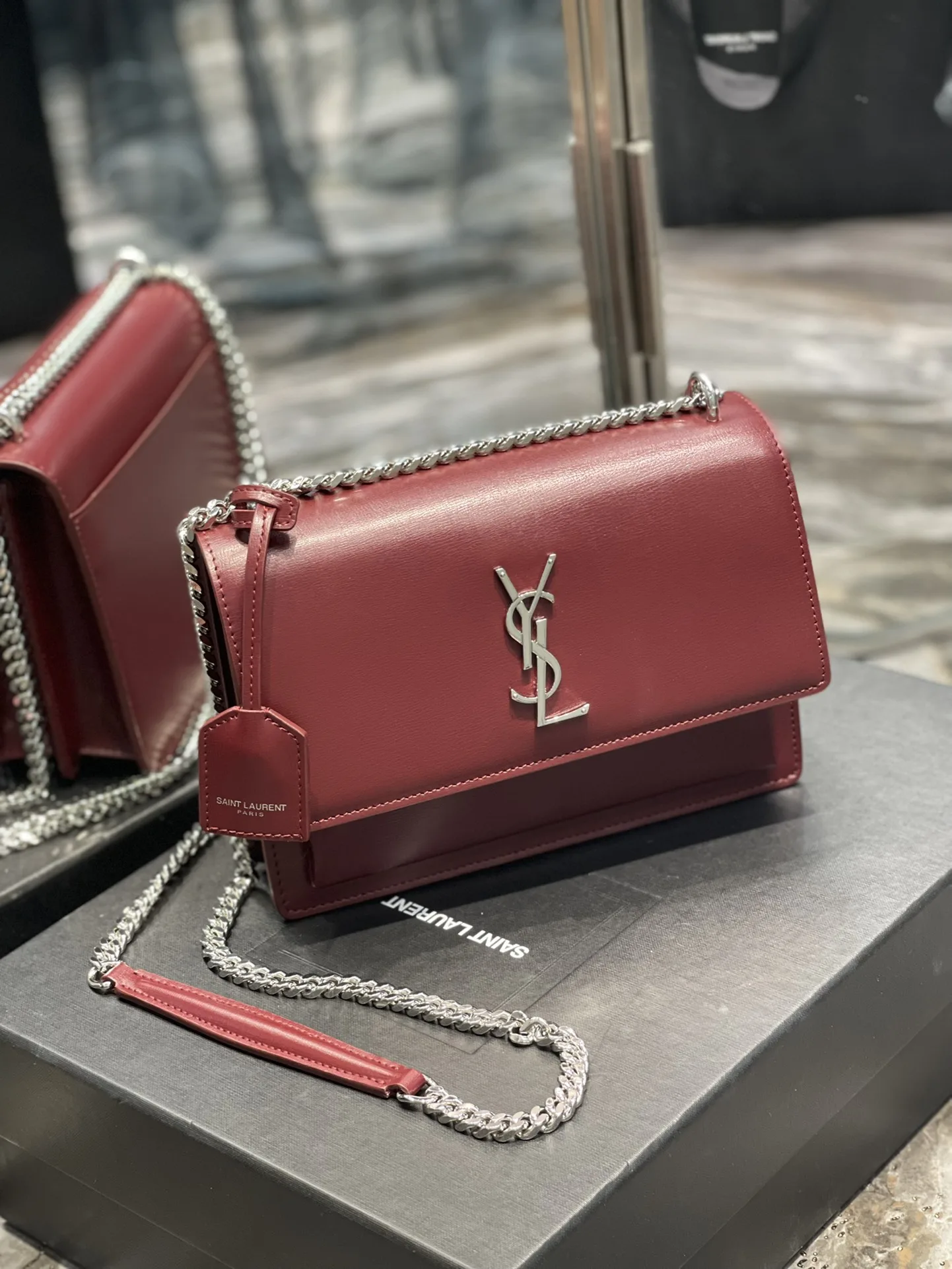 Saint Laurent Sunset Medium Chain Bag Red / - Image 9