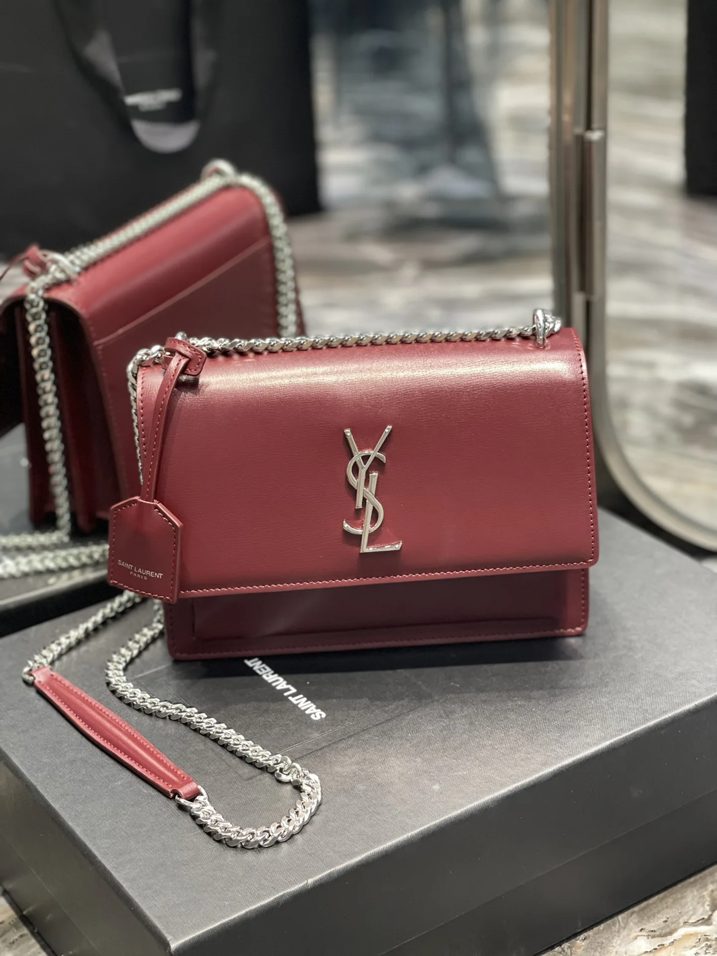 Saint Laurent Sunset Medium Chain Bag Red /